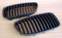 BMW 5 (F10) mattfekete grill. 