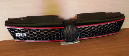 Volkswagen Jetta Gli díszrács. 