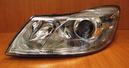 Skoda Octavia2 Facelift  fényszóró