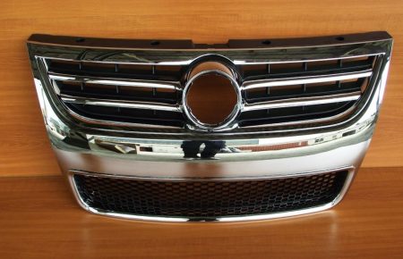 Volkswagen Touareg (2007-2011) díszrács.